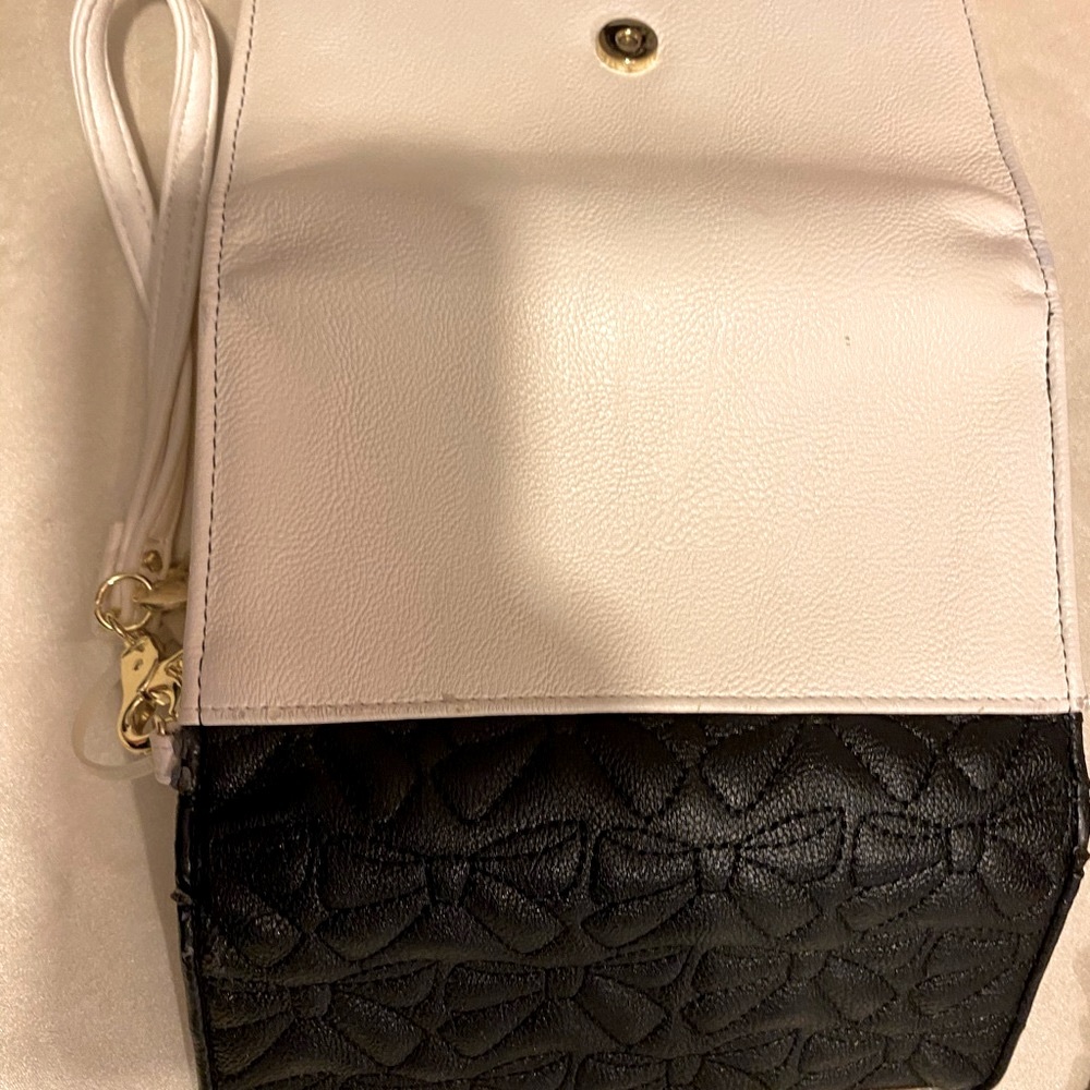 Betsey Johnson black and white wristlet